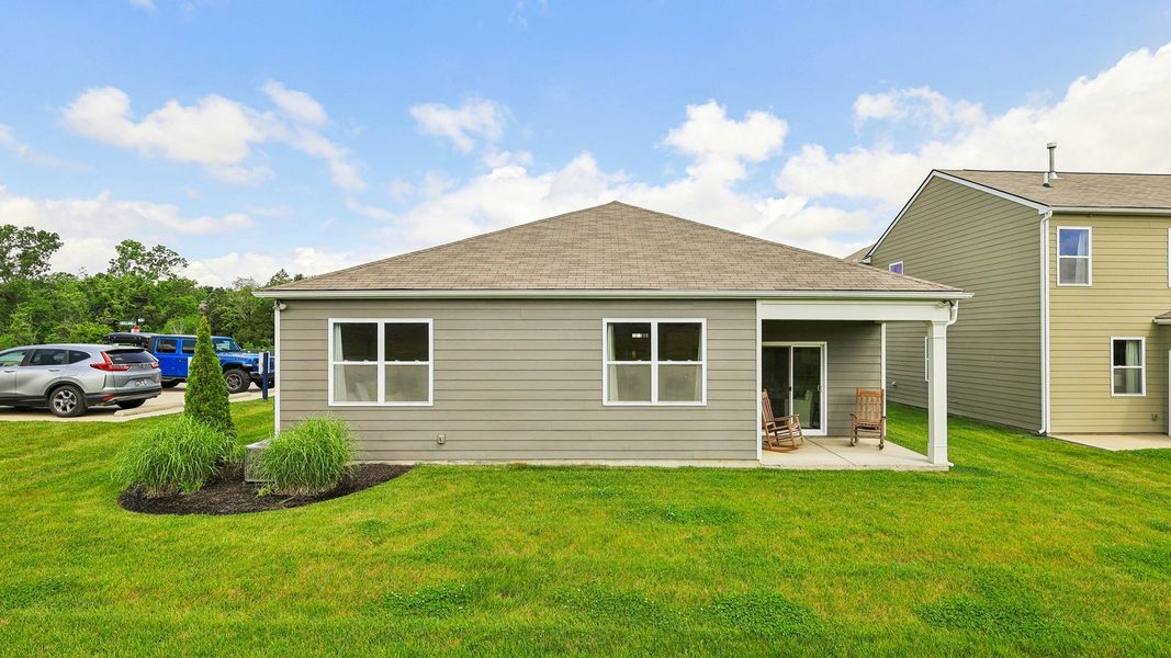 Exterior details and patio area of a home in Savannah Lakes, Lewisburg (Image 27).