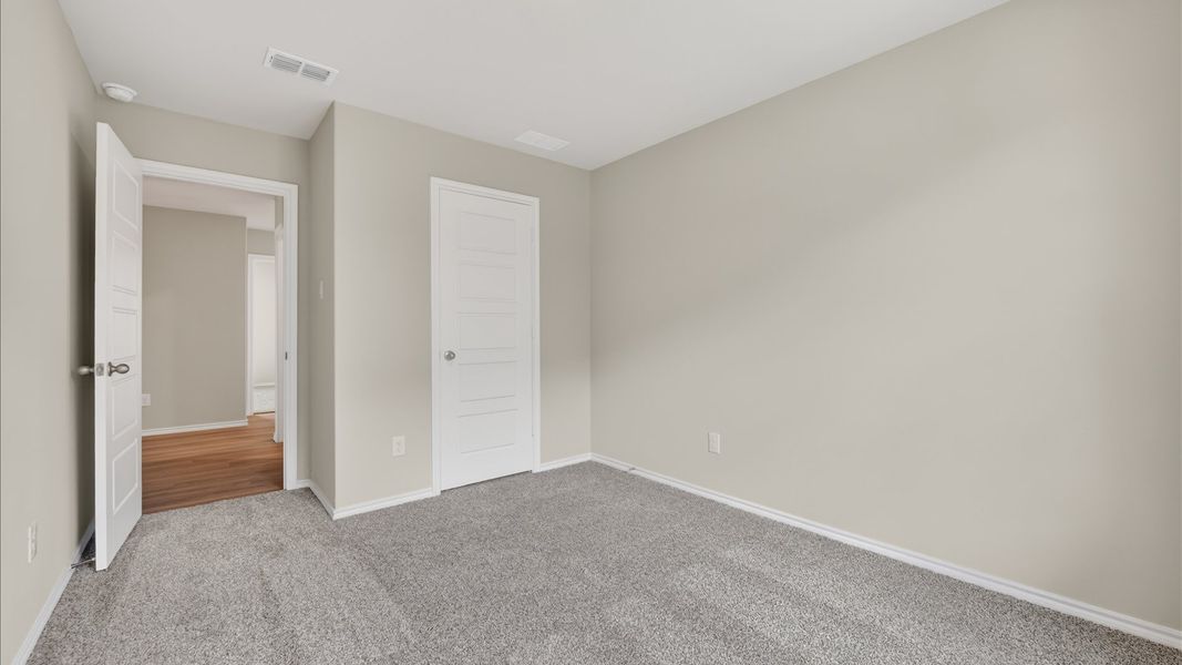 Representative unfurnished interior of a home built from the Bailey by D.R. Horton in Sunnycreek, Crowley (Image 33).