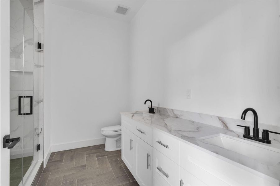 23-web-or-mls-2551NW14th-23