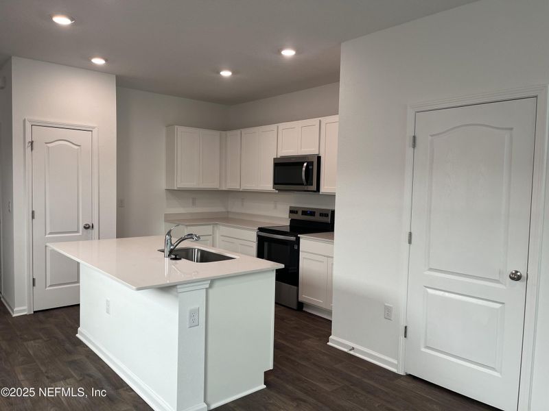 Furnished interior view inside a new home in Hansen Creek, Jacksonville (Image 6).