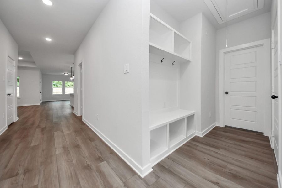 Spacious, unfurnished interior of a new home in Sundance Cove, Crosby (Image 23).