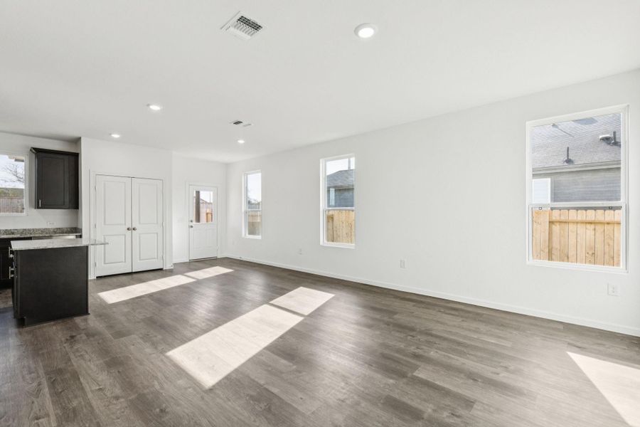 Spacious, unfurnished interior of a new home in Windcress, Cove (Image 21). Spacious, unfurnished interior of a new home in Windcress, Cove (Image 21).