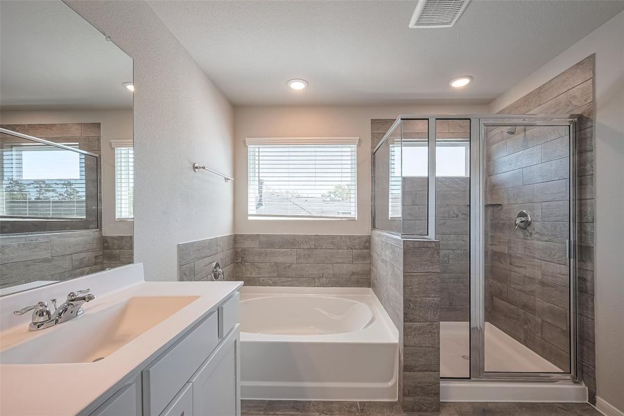 Furnished interior view inside a new home in River Ranch, Dayton (Image 17).