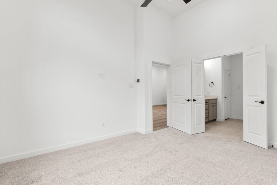 Spacious, unfurnished interior of a new home in Cottonwood Creek, Rowlett (Image 34). Spacious, unfurnished interior of a new home in Cottonwood Creek, Rowlett (Image 34).