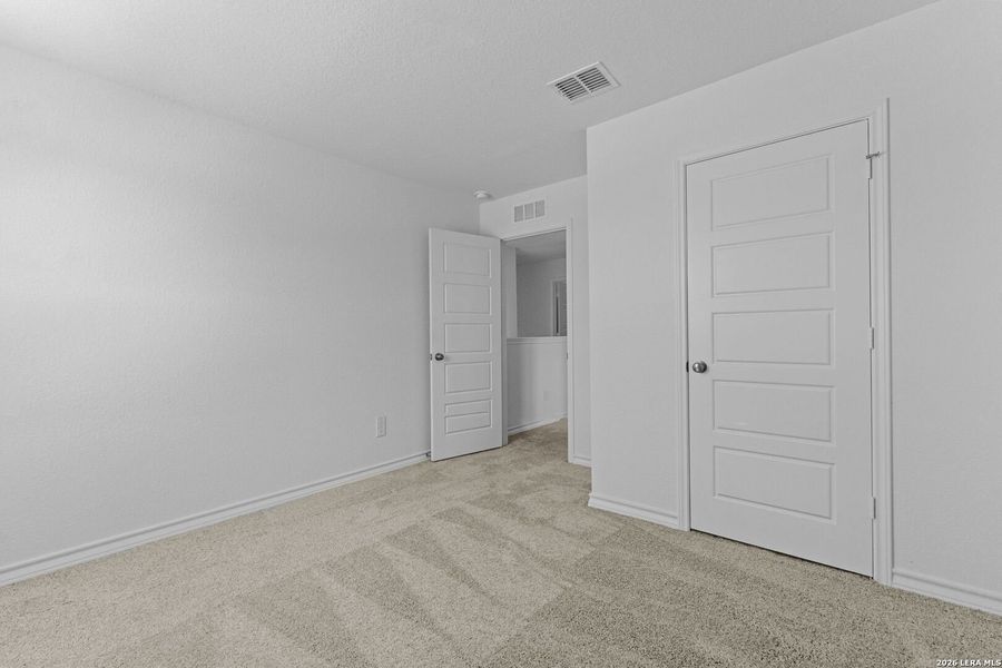 Spacious, unfurnished interior of a new home in Corley Farms, Boerne (Image 11).