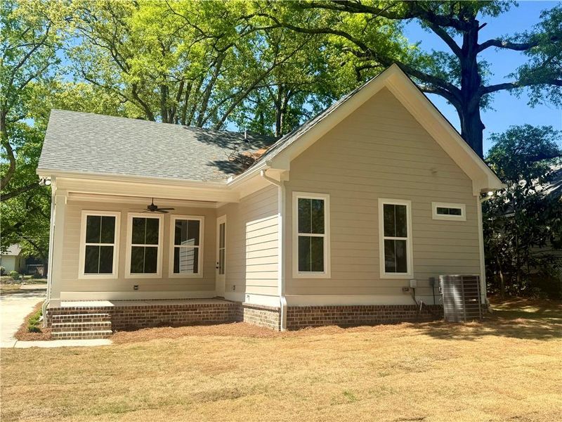 Exterior details and patio area of a home in , Monroe (Image 4).