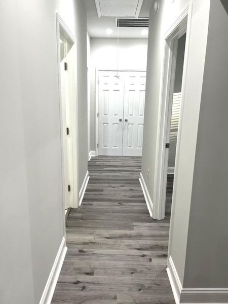 Spacious, unfurnished interior of a new home in , Walterboro (Image 11).