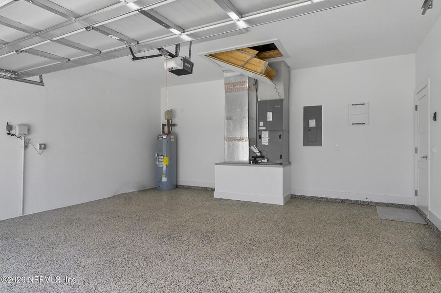 Spacious, unfurnished interior of a new home in , Palm Coast (Image 27).