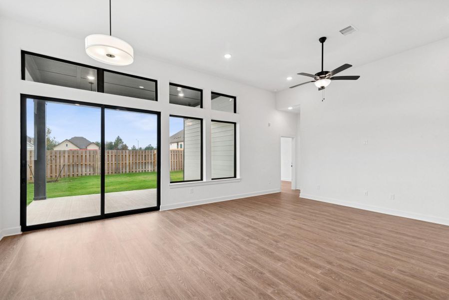 Spacious, unfurnished interior of a new home in Colton 45' Homesites, Todd Mission (Image 20). Spacious, unfurnished interior of a new home in Colton 45' Homesites, Todd Mission (Image 20).