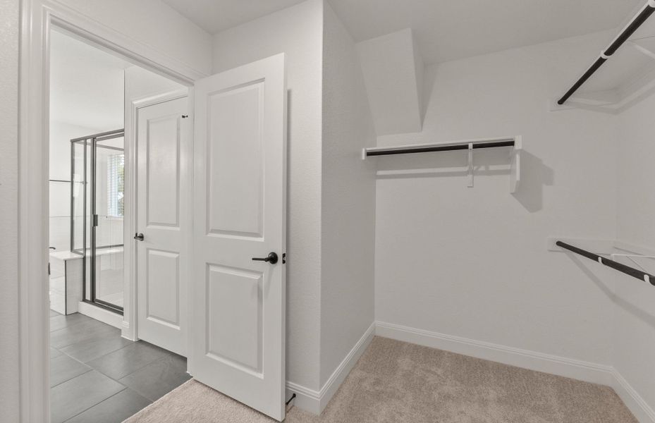 Spacious, unfurnished interior of a new home in Horizon Lake, Leander (Image 31).