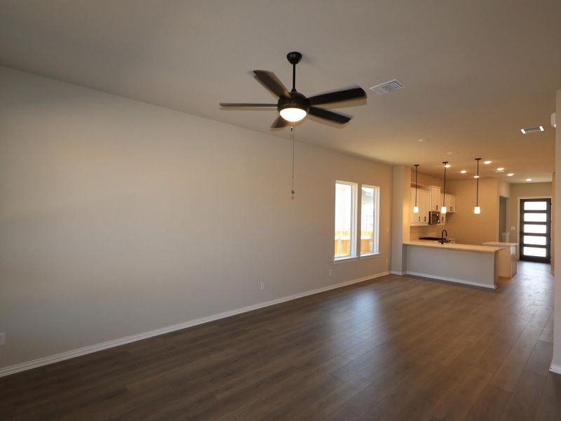 Spacious, unfurnished interior of a new home in Heritage, Dripping Springs (Image 31).