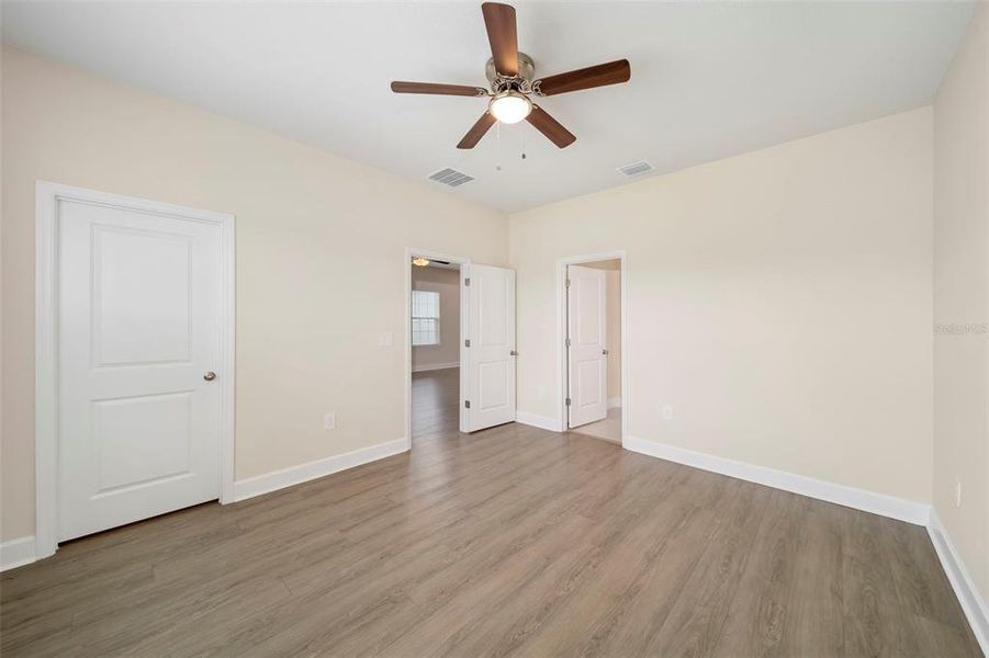 Spacious, unfurnished interior of a new home in , Bradenton (Image 28).