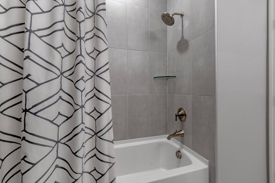 11 - Lopez_Guest Bath2_trinity lakes