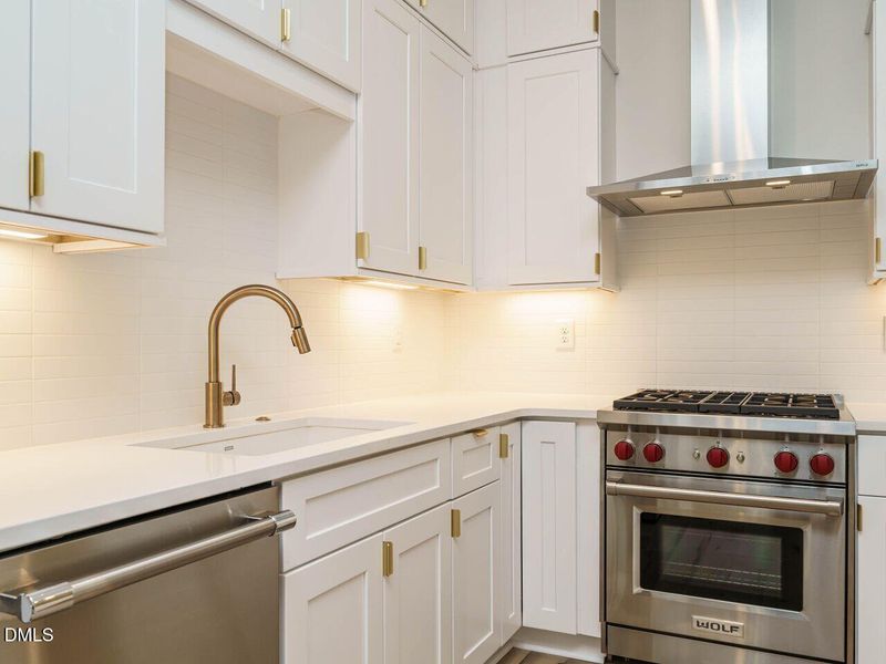 020-1280x960-kitchen