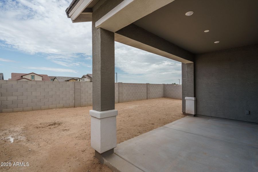 20) BACK PATIO 20) BACK PATIO