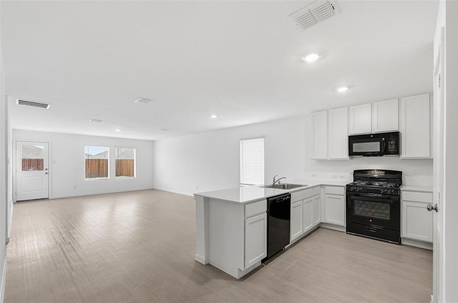Furnished interior view inside a new home in Verandah, Royse City (Image 10).