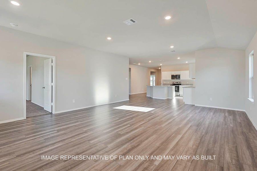 Spacious, unfurnished interior of a new home in Liberty Village, Brenham (Image 13).