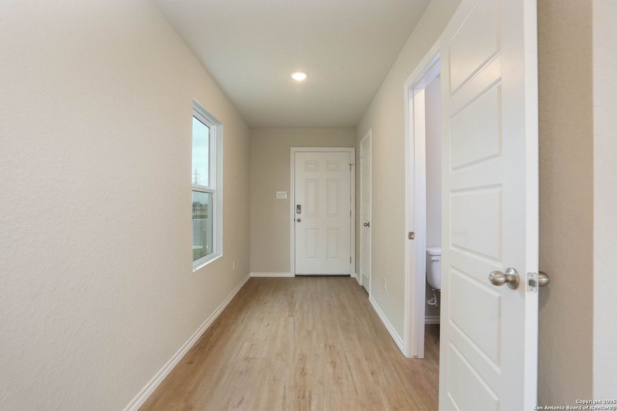 Spacious, unfurnished interior of a new home in Fairway Crossing 40s, San Antonio (Image 11). Spacious, unfurnished interior of a new home in Fairway Crossing 40s, San Antonio (Image 11).