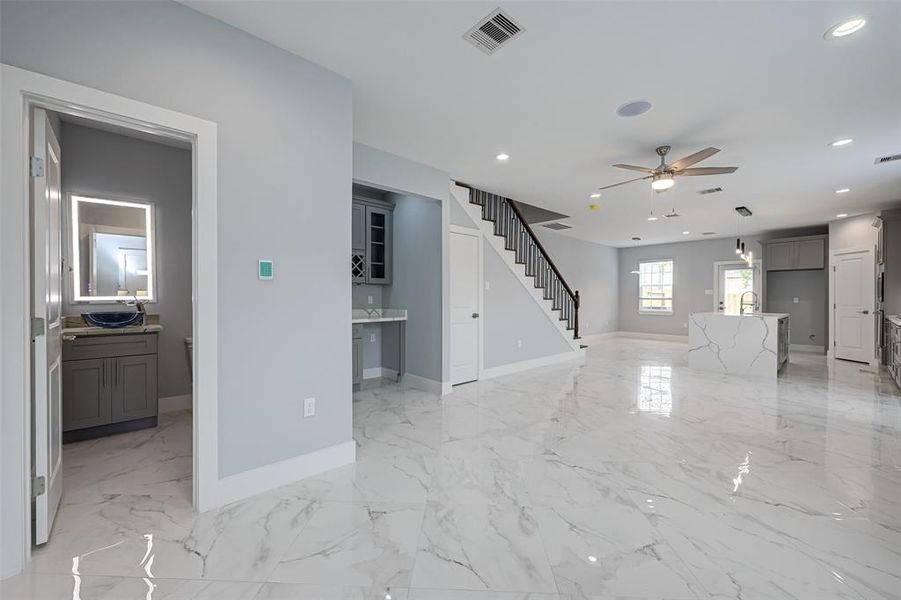 Image 8 of a home in .