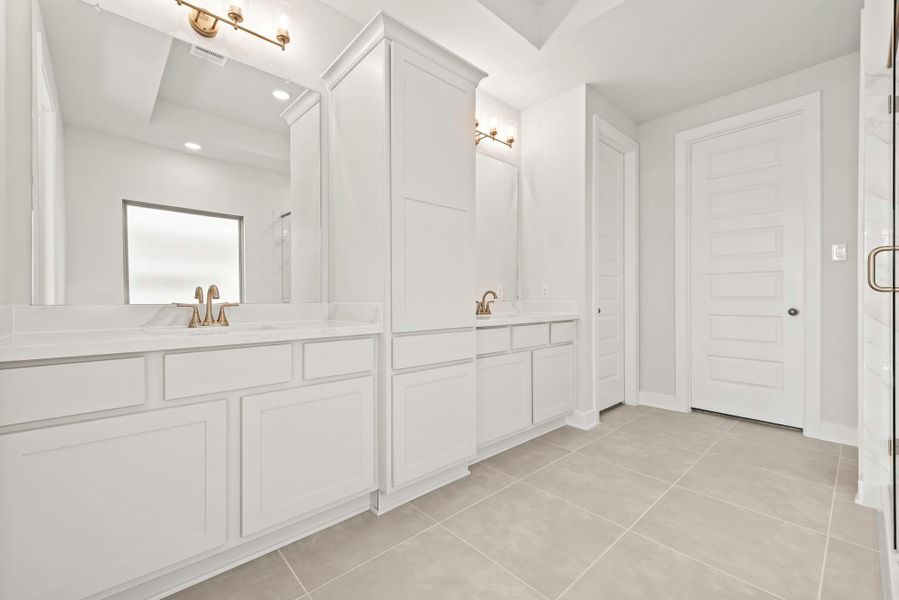 Representative image. Features, specifications, selections and colors may vary.