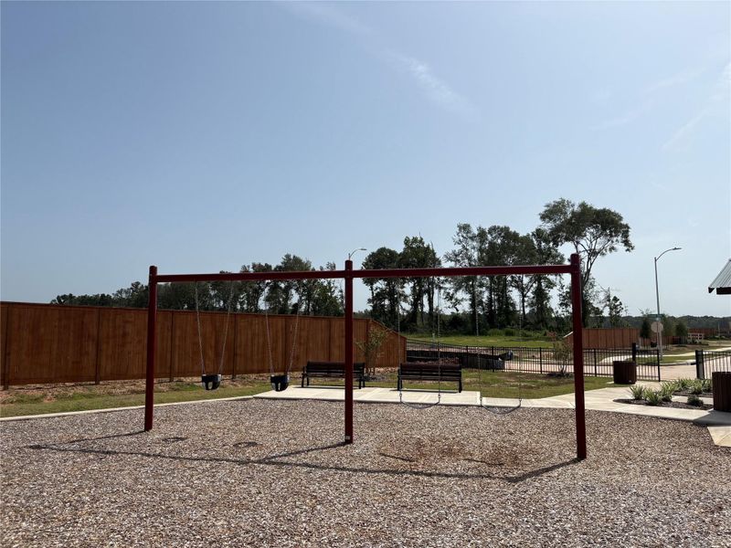 Community amenities in Royal Pines, Porter (Image 21).
