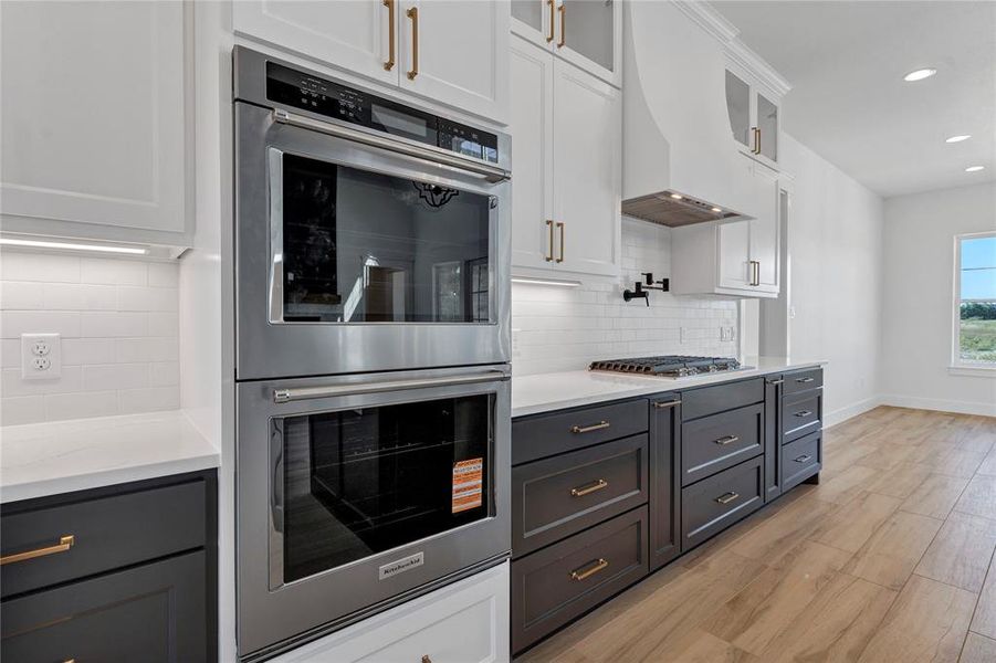 Furnished interior view inside a new home in Oak Water Ranch, Granbury (Image 14). Furnished interior view inside a new home in Oak Water Ranch, Granbury (Image 14).