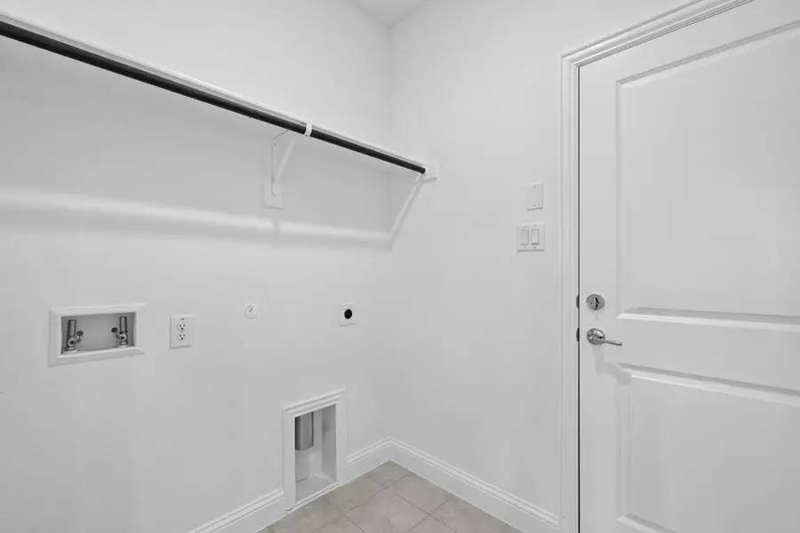 Spacious, unfurnished interior of a new home in North Sky Celina, Celina (Image 33). Spacious, unfurnished interior of a new home in North Sky Celina, Celina (Image 33).