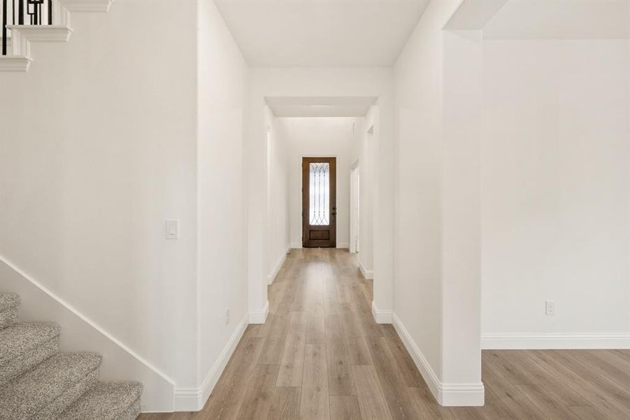 Spacious, unfurnished interior of a new home in Villages of Hurricane Creek, Anna (Image 33).