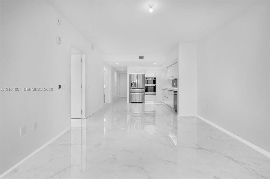 Spacious, unfurnished interior of a new home in , Hallandale Beach (Image 20).