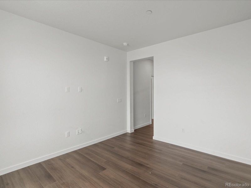 Spacious, unfurnished interior of a new home in Gateway Commons, Denver (Image 18).
