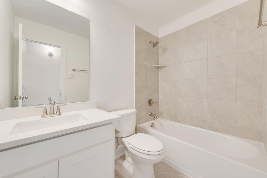 Furnished interior view inside a new home in Prairie Ridge, Midlothian (Image 9). Furnished interior view inside a new home in Prairie Ridge, Midlothian (Image 9).