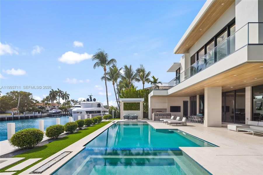 Exterior details and patio area of a home in , Fort Lauderdale (Image 24).