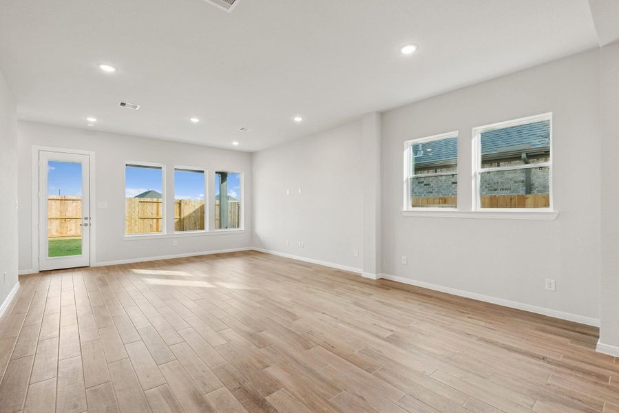 Spacious, unfurnished interior of a new home in Jubilee, Hockley (Image 34).