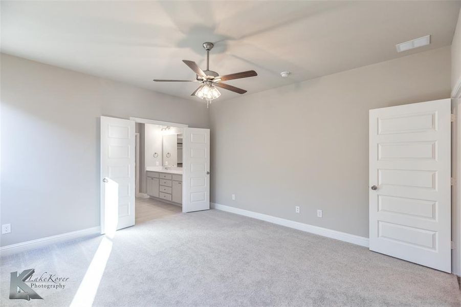 Spacious, unfurnished interior of a new home in , Abilene (Image 16).