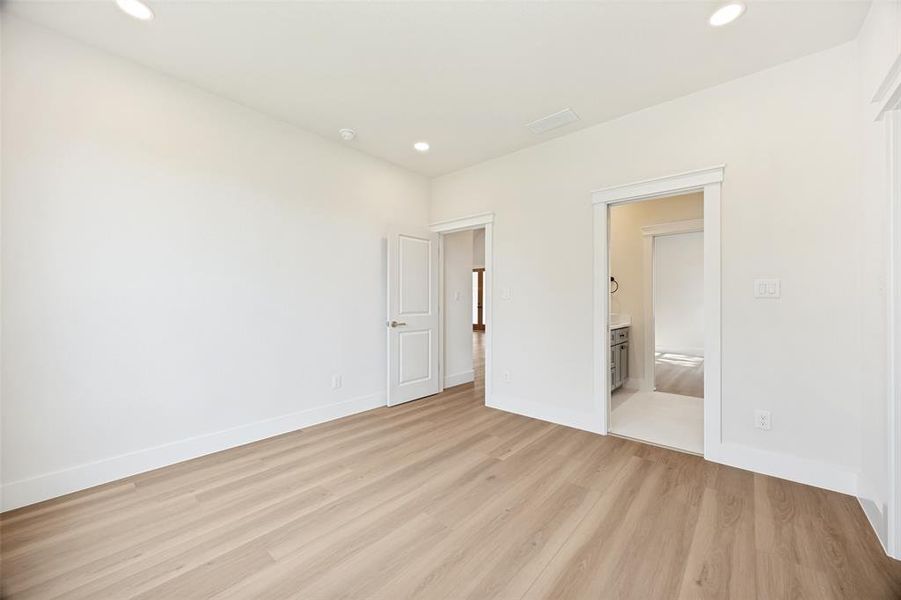 Spacious, unfurnished interior of a new home in , Pottsboro (Image 33).