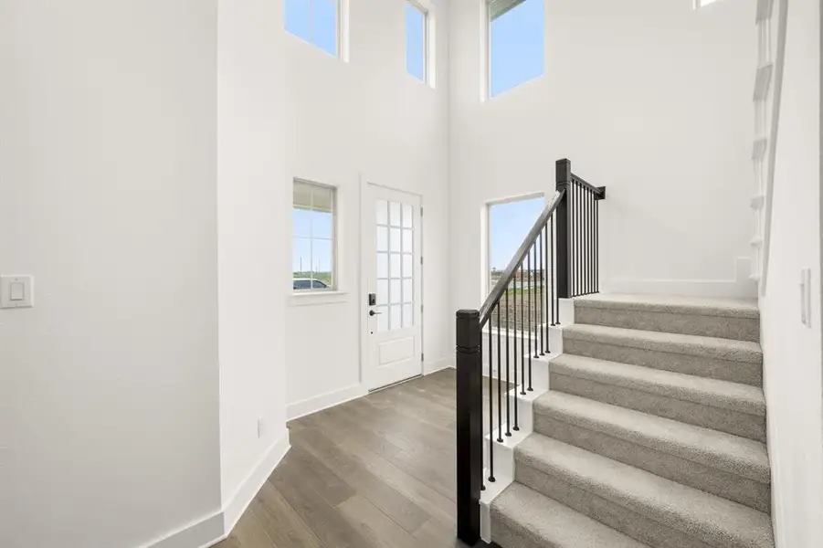 7424 Autumn Hill- Entry-1