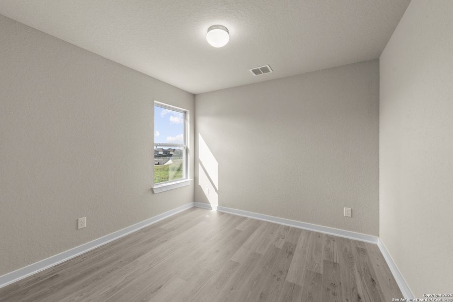 Spacious, unfurnished interior of a new home in Hunters Ranch, San Antonio (Image 14). Spacious, unfurnished interior of a new home in Hunters Ranch, San Antonio (Image 14).