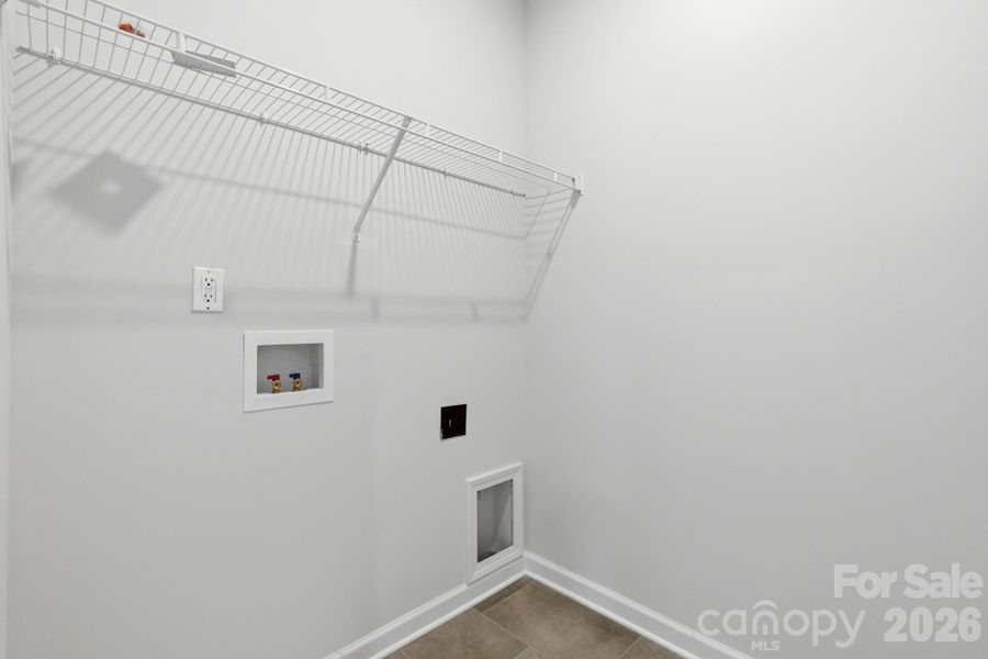 Spacious, unfurnished interior of a new home in Catawba Trace, Catawba (Image 22).