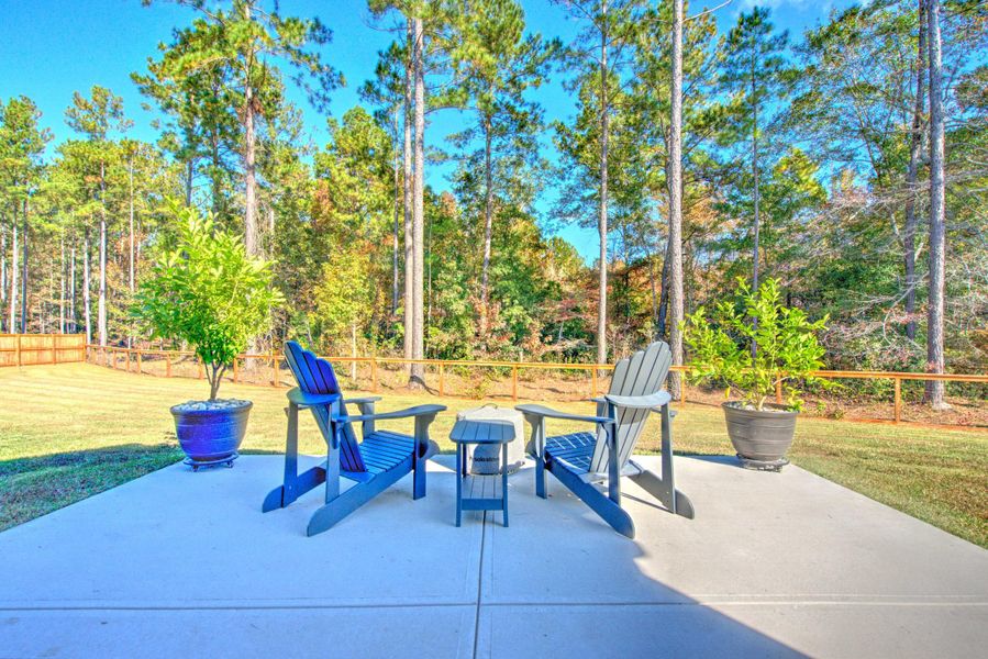 Community amenities in French Quarter Creek, Huger (Image 51).