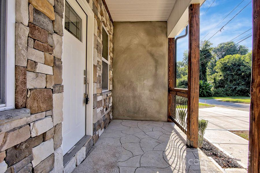 Image 47 of a home in .