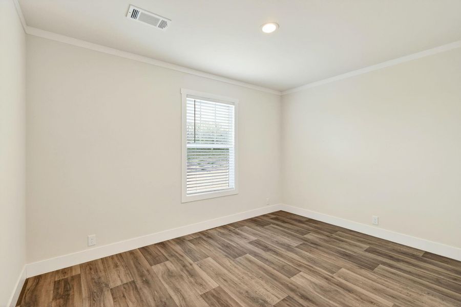 Spacious, unfurnished interior of a new home in , Brenham (Image 12).