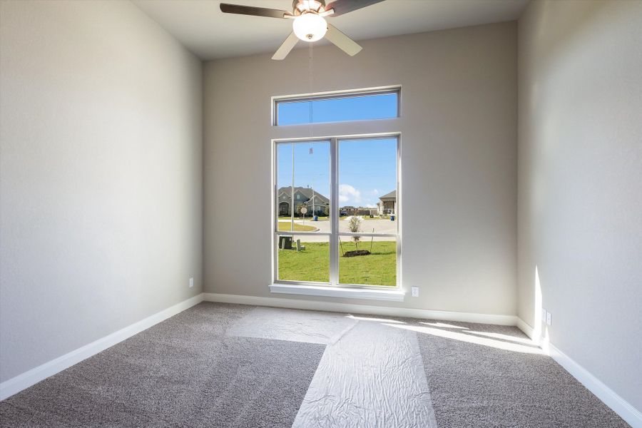 Spacious, unfurnished interior of a new home in Harvest Hills, Marion (Image 26).