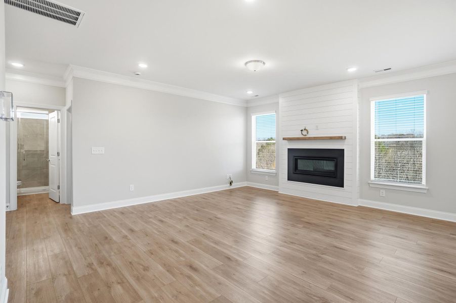 Spacious, unfurnished interior of a new home in Summerlin, Mooresville (Image 28).