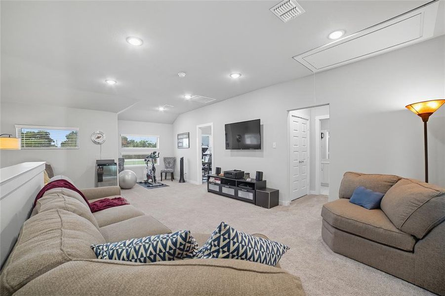 Furnished interior view inside a new home in Oak Creek, Forney (Image 11).