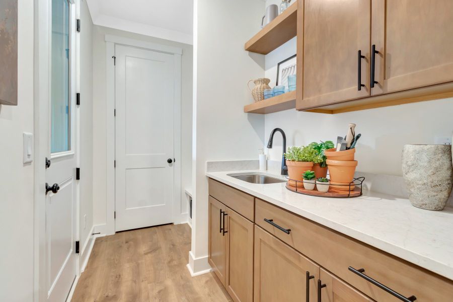 Representative furnished interior of a home built from the Hatteras by Beazer Homes in Stonewood Estates, Durham (Image 10).