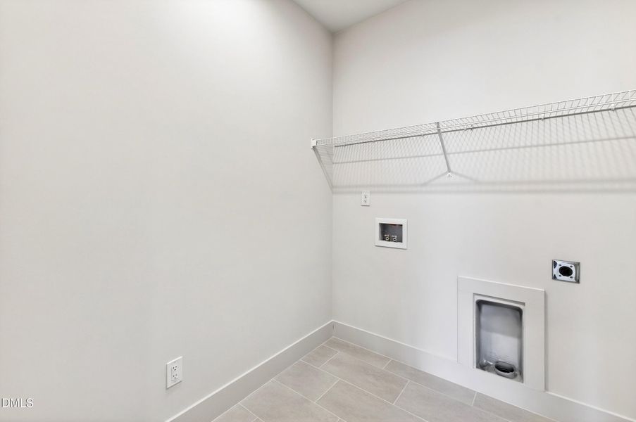 982 Helix (28) 982 Helix (28)