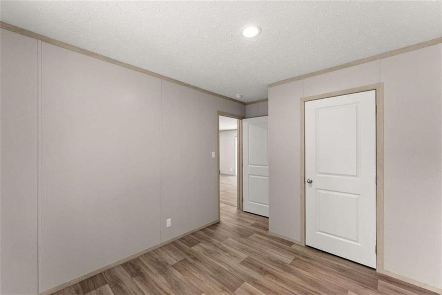 Spacious, unfurnished interior of a new home in , Dahlonega (Image 24).