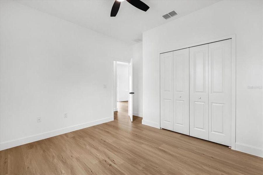 Spacious, unfurnished interior of a new home in , Ocala (Image 8).