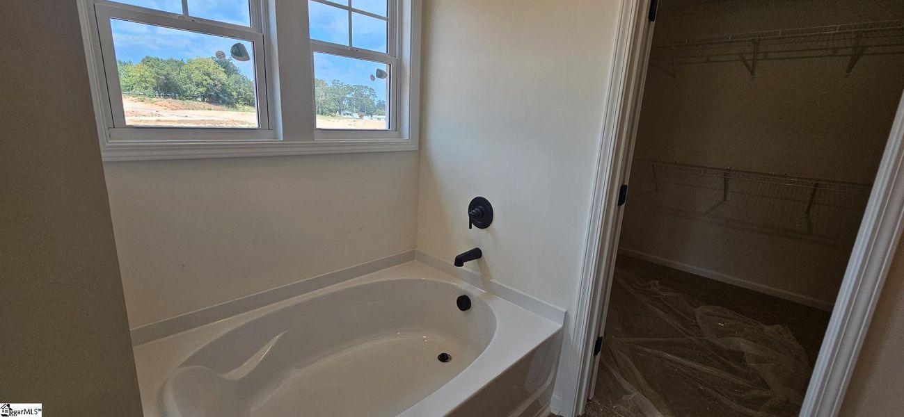 Furnished interior view inside a new home in Sedona, Greenville (Image 8).