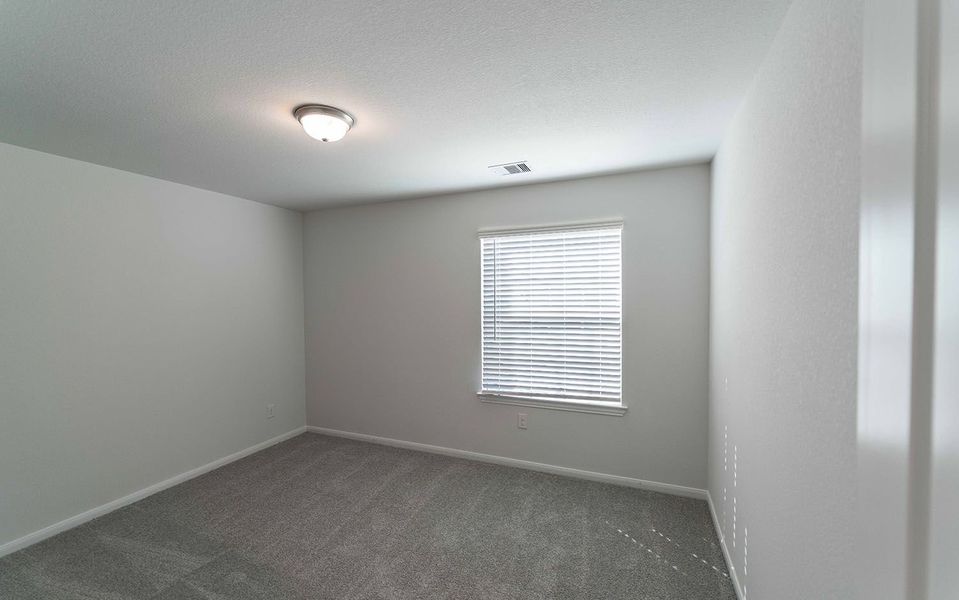 Spacious, unfurnished interior of a new home in Lago Mar, Texas City (Image 15).